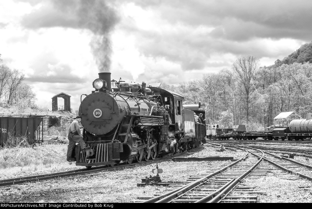 EBT 16 reverse move / wyeing the train at Rockhill Furnace